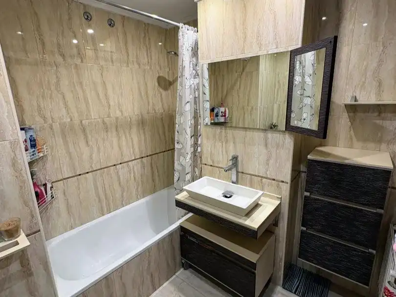 Badezimmer von Wohnung zum Verkauf in Vitoria - Gasteiz mit Heizung, Parkett und Terrasse