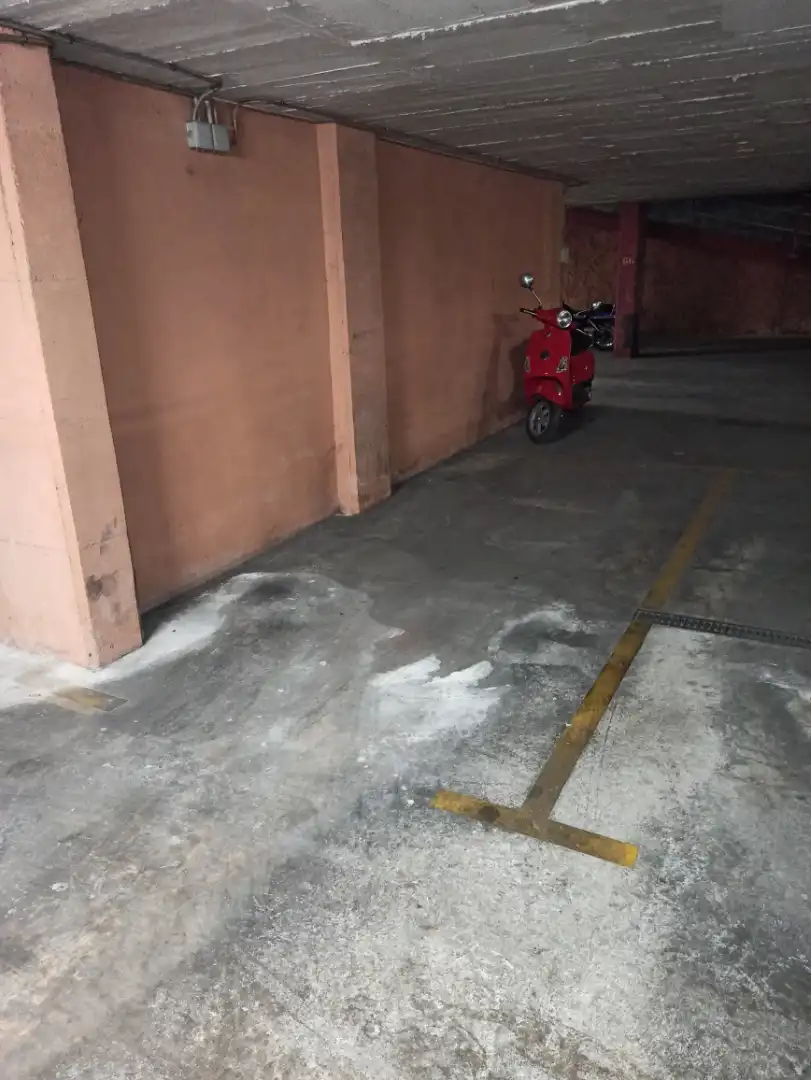 Garaje de alquiler en Carrer de Josep Llanza, 28, Centre Vila Parking de Garaje de alquiler en Vilanova i la Geltrú