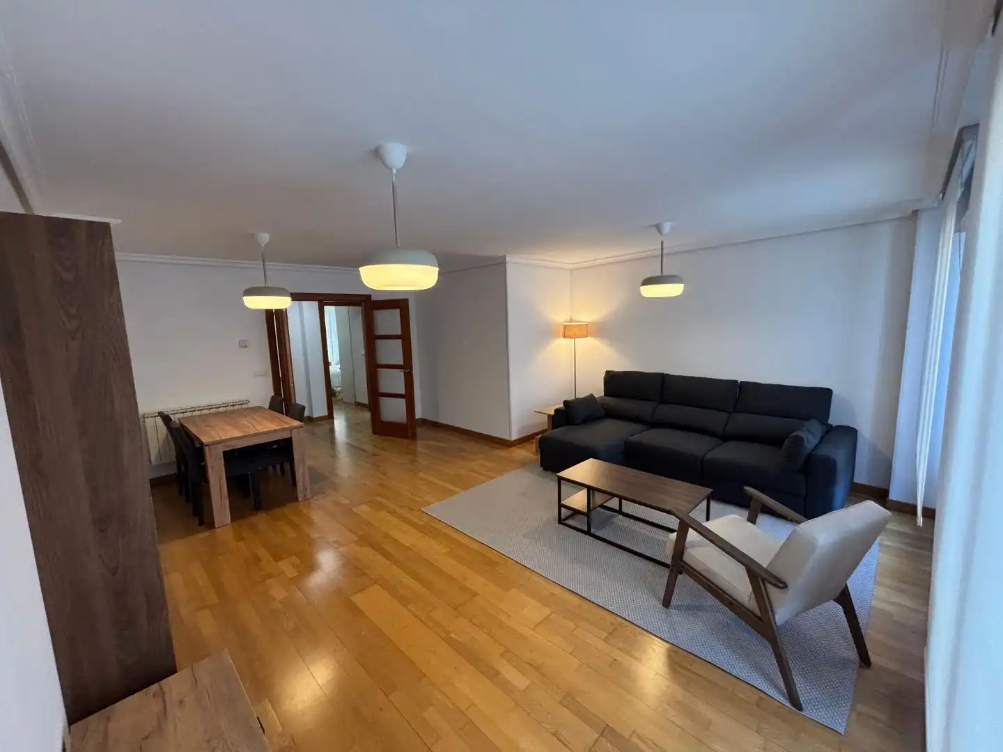 Living room of Flat for rent in Valladolid  with Heating, Parquet flooring and Furnished