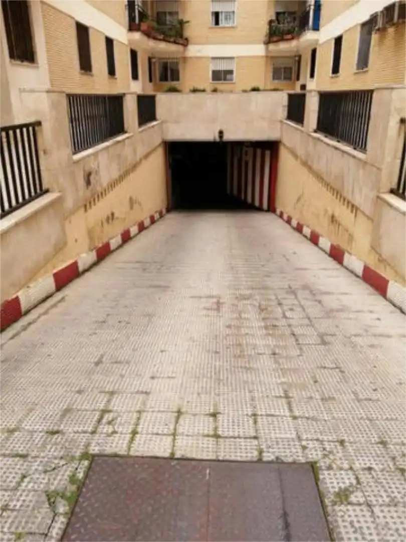 Garage for rent in Sevilla