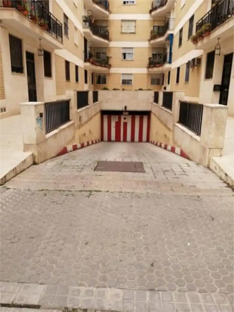 Parking of Garage for rent in Sevilla
