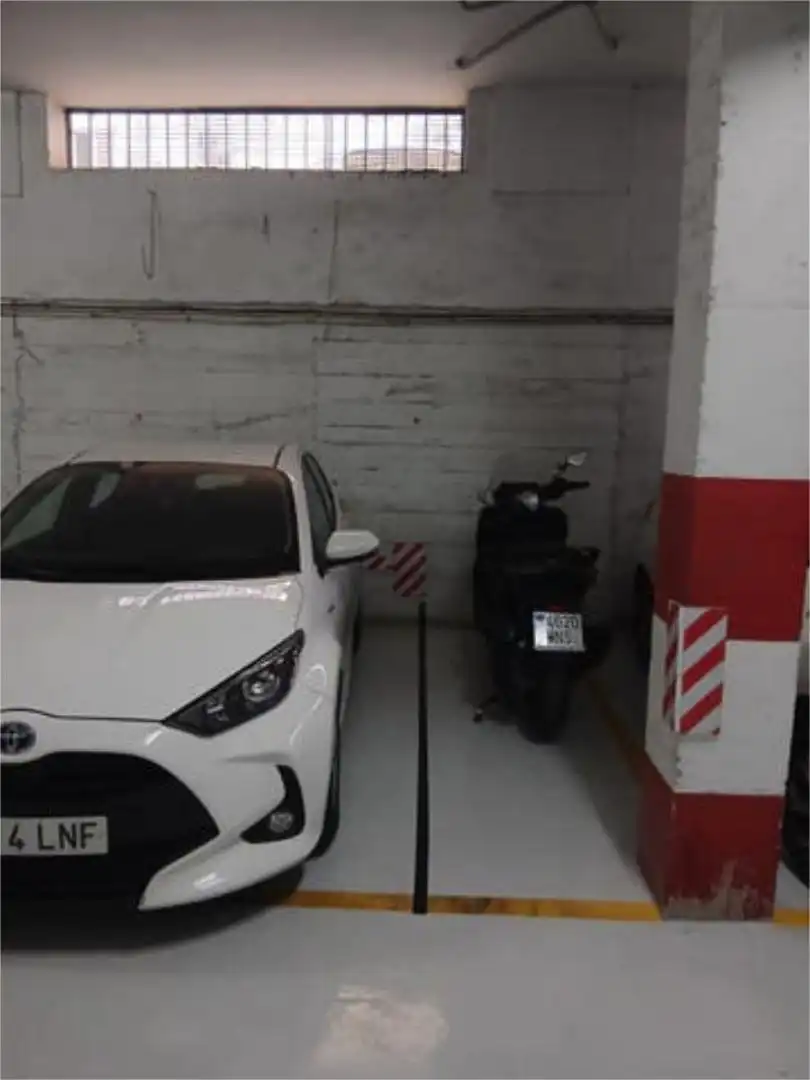 Parking of Garage for rent in Sevilla