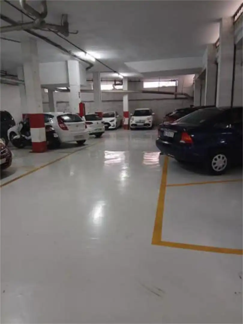 Parking of Garage for rent in Sevilla