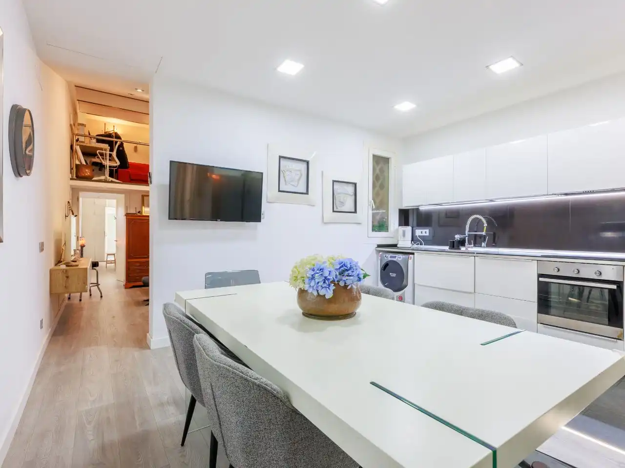 Flat for sale in Carrer del Torrent de L'olla, 42, Vila de Gràcia Kitchen of Flat for sale in Barcelona Capital with Air Conditioner