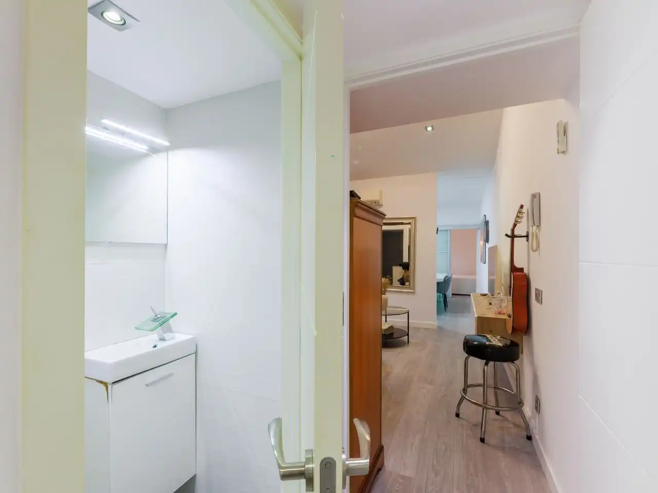 Flat for sale in Carrer del Torrent de L'olla, 42, Vila de Gràcia Flat for sale in Barcelona Capital with Air Conditioner