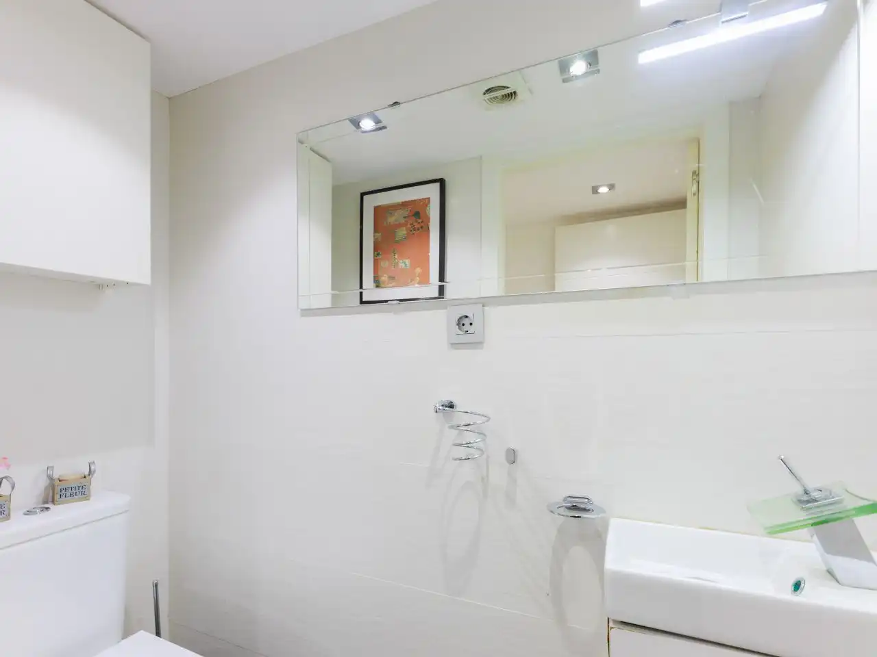 Flat for sale in Carrer del Torrent de L'olla, 42, Vila de Gràcia Bathroom of Flat for sale in Barcelona Capital with Air Conditioner