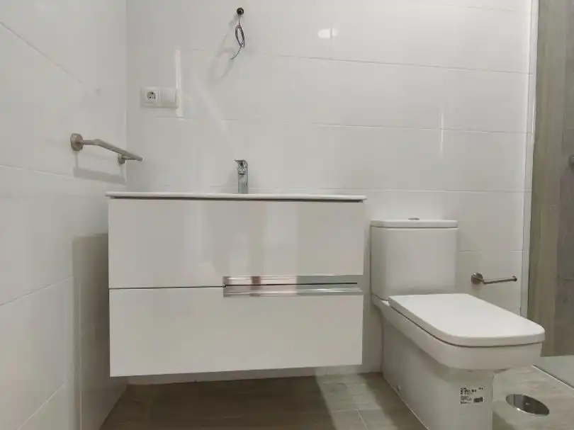 Bany de Pis de lloguer en Alicante / Alacant amb Aire condicionat, Calefacció i Terrassa
