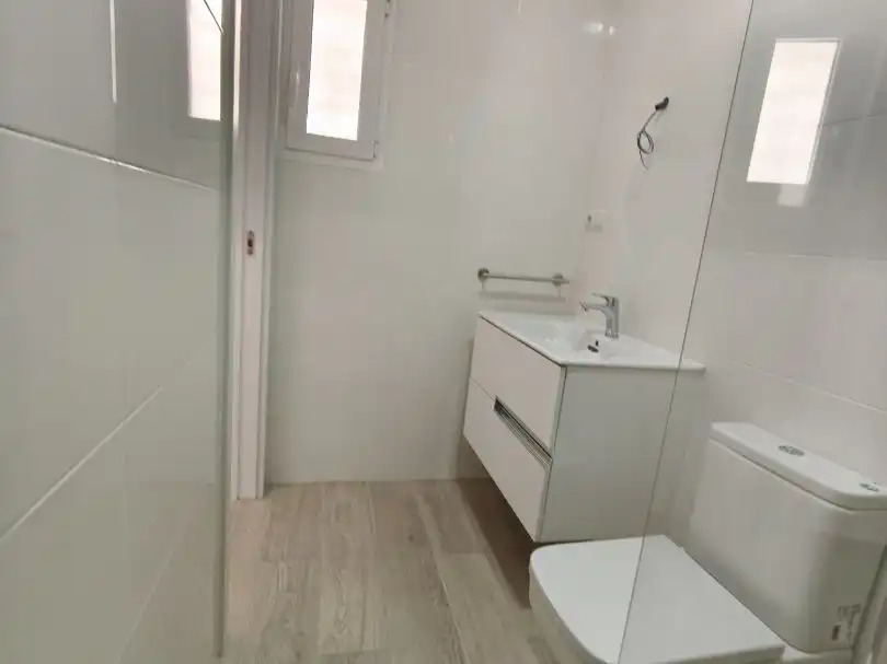 Bany de Pis de lloguer en Alicante / Alacant amb Aire condicionat, Calefacció i Terrassa
