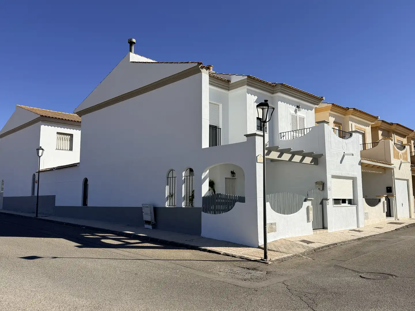 Casa adosada en venda a Calle Sacerdote Juan Bretones, 18, Albox Vista exterior de Casa adosada en venda en Albox amb Aire condicionat, Terrassa i Traster