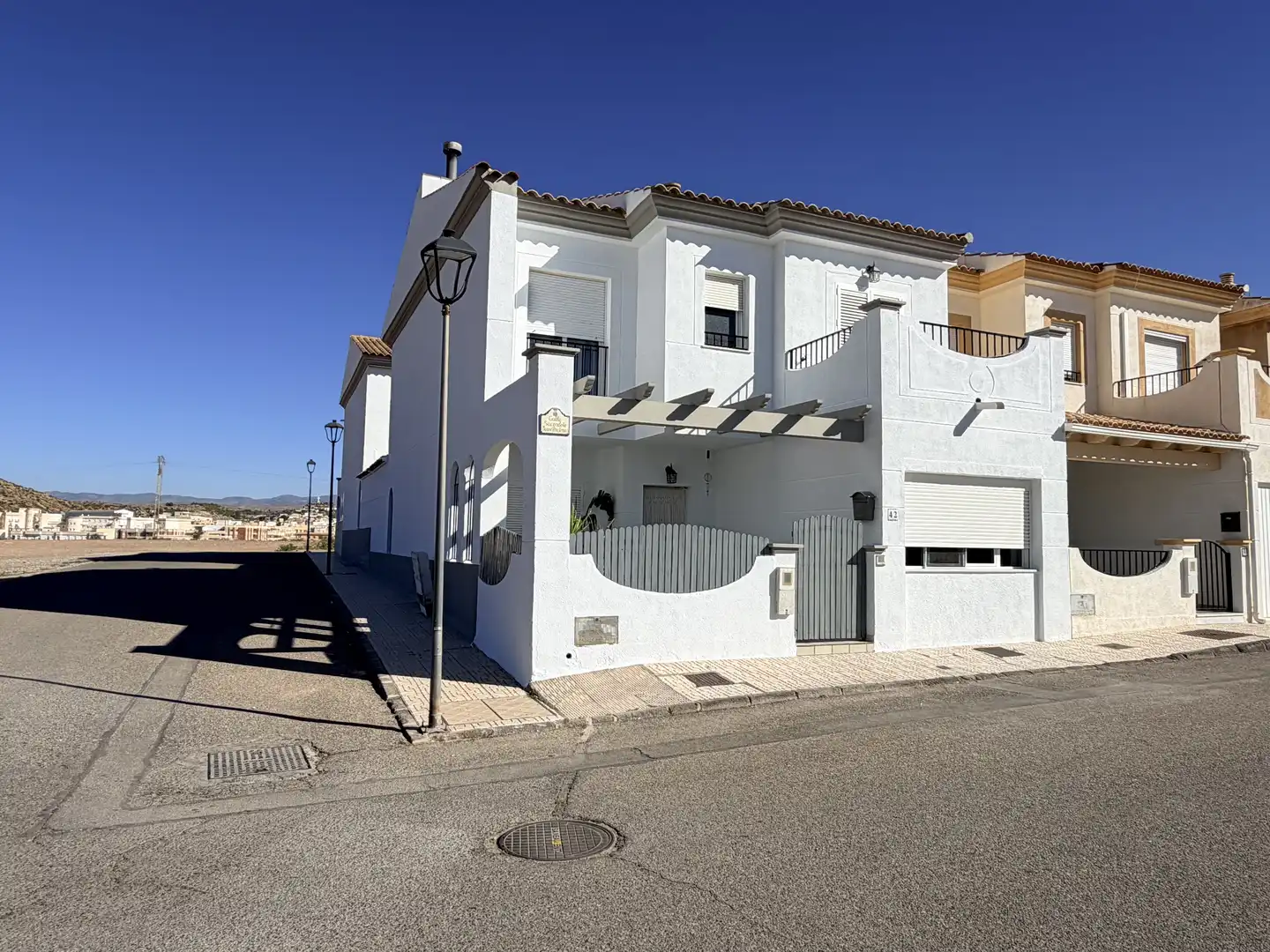 Casa adosada en venda a Calle Sacerdote Juan Bretones, 18, Albox Vista exterior de Casa adosada en venda en Albox amb Aire condicionat, Terrassa i Traster