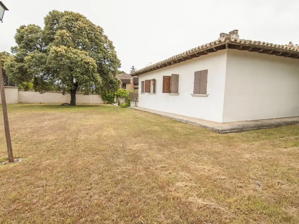 Flat for sale in Navalquejigo - Los Arroyos Flat for sale in El Escorial with Private garden, Terrace and Storage room
