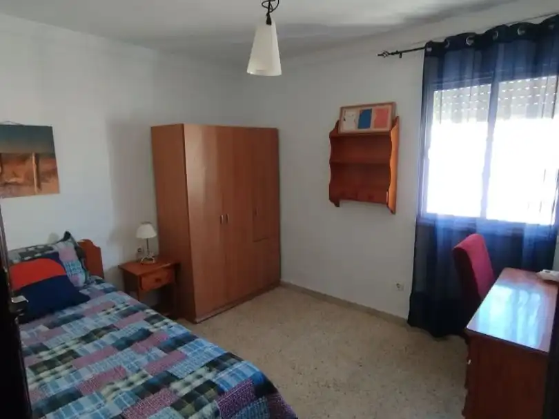 Habitación de Piso de alquiler en Jerez de la Frontera con Amueblado y Balcón