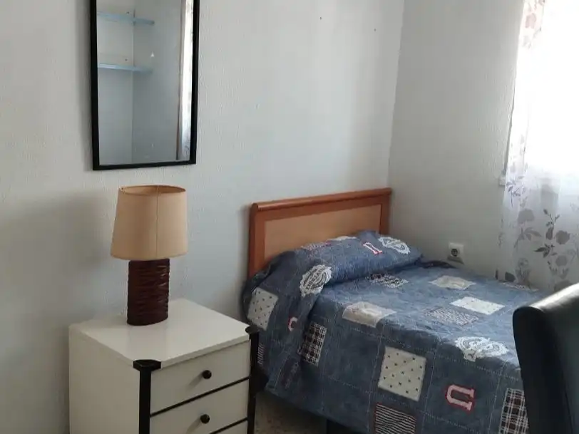 Habitación de Piso de alquiler en Jerez de la Frontera con Amueblado y Balcón