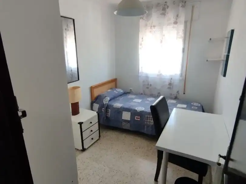 Habitación de Piso de alquiler en Jerez de la Frontera con Amueblado y Balcón