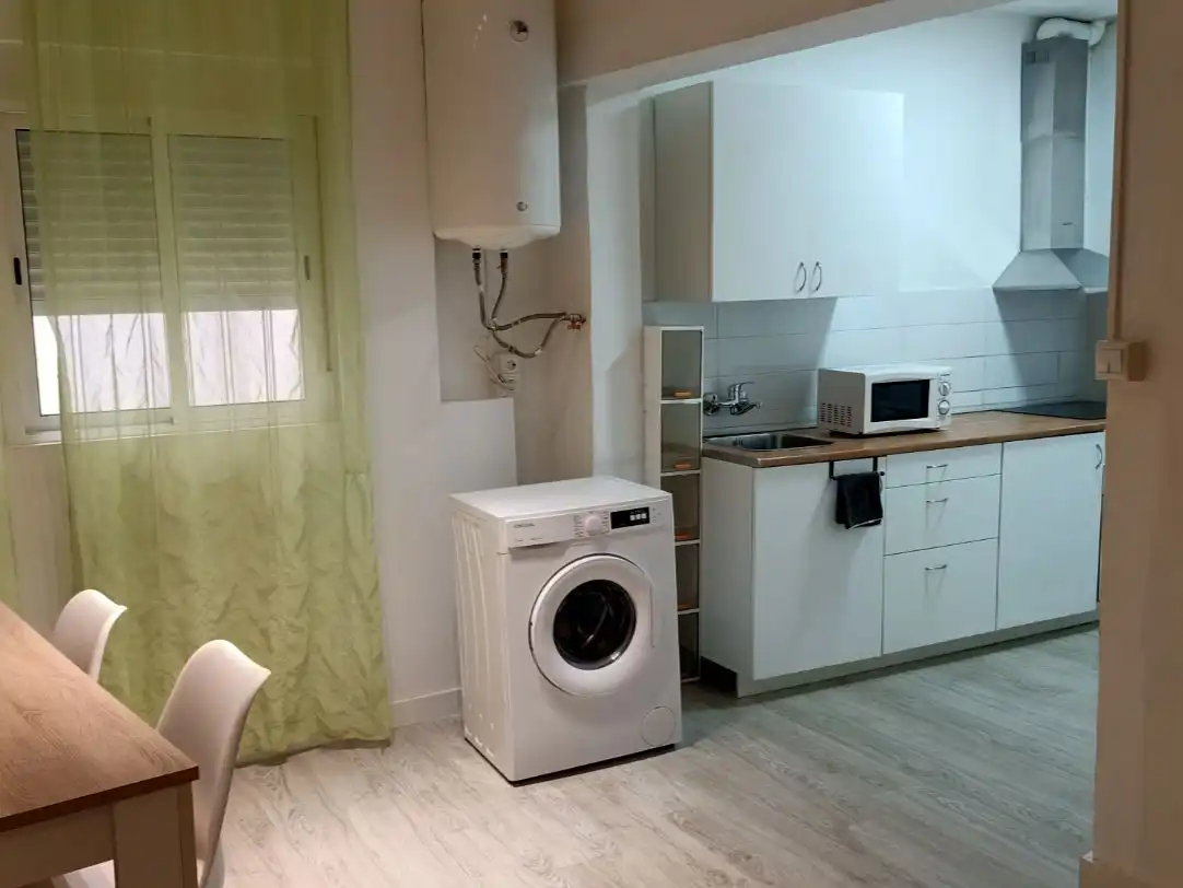 Room in Calle Mateo Guillén, 3, Centro Room in Calle Mateo Guillén, 3, Centro