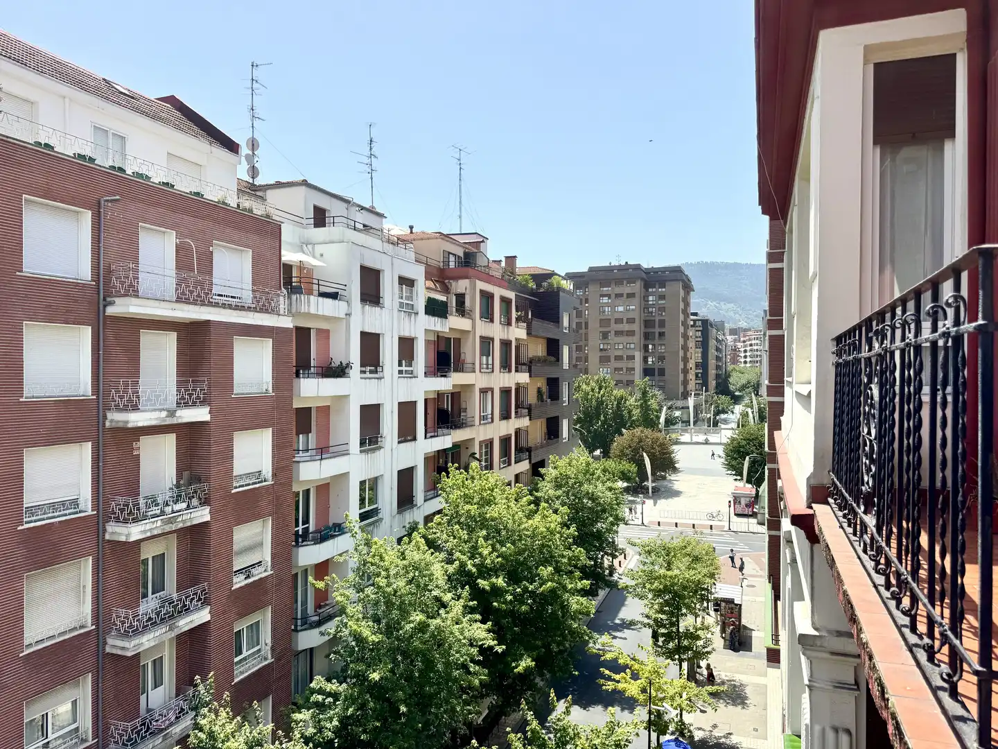 Piso en venta en Gregorio de la Revilla Zumarkalea, 18, Zona Indautxu Vista exterior de Piso en venta en Bilbao con Terraza