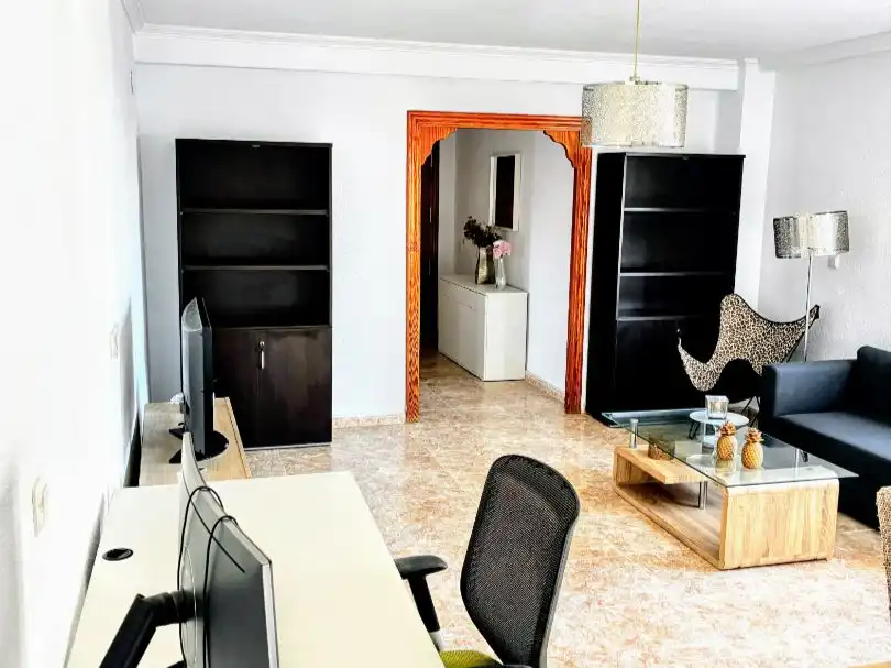 Pis de lloguer a Calle Ciudad de Bari, 6, Benisaudet Sala d'estar de Pis de lloguer en Alicante / Alacant amb Aire condicionat, Calefacció i Parquet