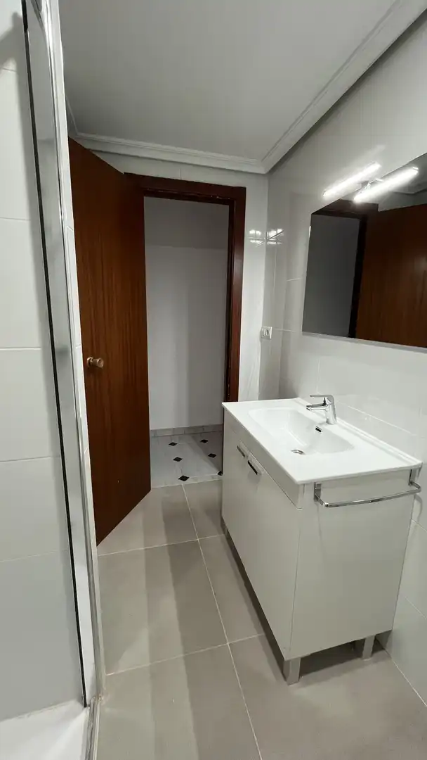 Flat for rent in Carrer de la Puríssima, 20, Centro Bathroom of Flat for rent in Almazora / Almassora with Furnished and Balcony