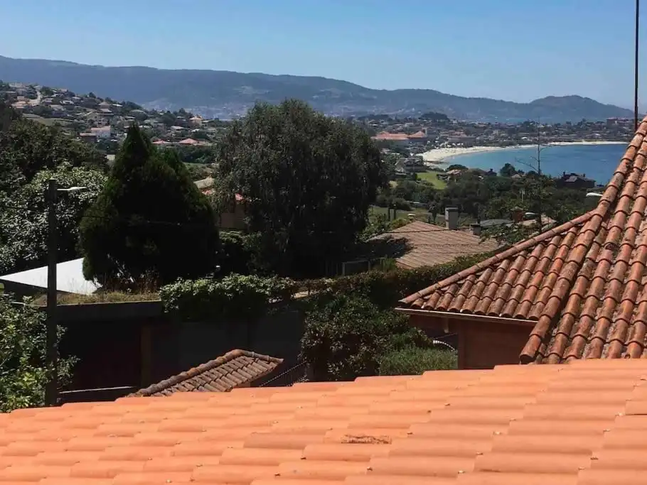 Exterior view of Houses for rent in Vigo   with Heating, Private garden and Parquet flooring
