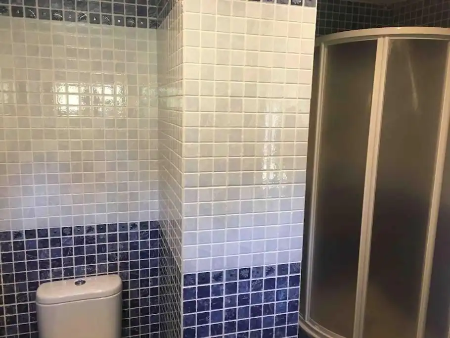 Bathroom of Houses for rent in Vigo   with Heating, Private garden and Parquet flooring