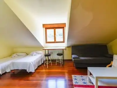 Casa o xalet de lloguer a Avenida de los Menicenses, 657, Miengo pueblo Dormitori de Casa o xalet de lloguer en Miengo amb Calefacció, Jardí privat i Parquet