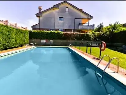 Casa o xalet de lloguer a Avenida de los Menicenses, 657, Miengo pueblo Piscina de Casa o xalet de lloguer en Miengo amb Calefacció, Jardí privat i Parquet