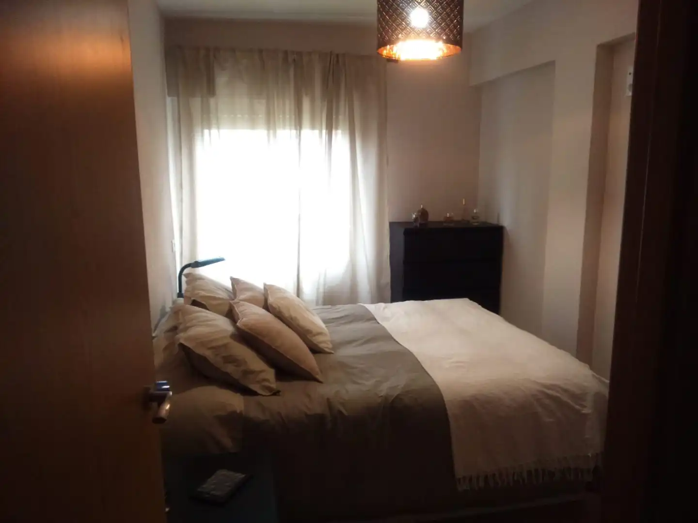 Pis de lloguer a Calle de las Islas Cíes, 25, Peñagrande Dormitori de Pis de lloguer en Madrid amb Aire condicionat, Calefacció i Parquet