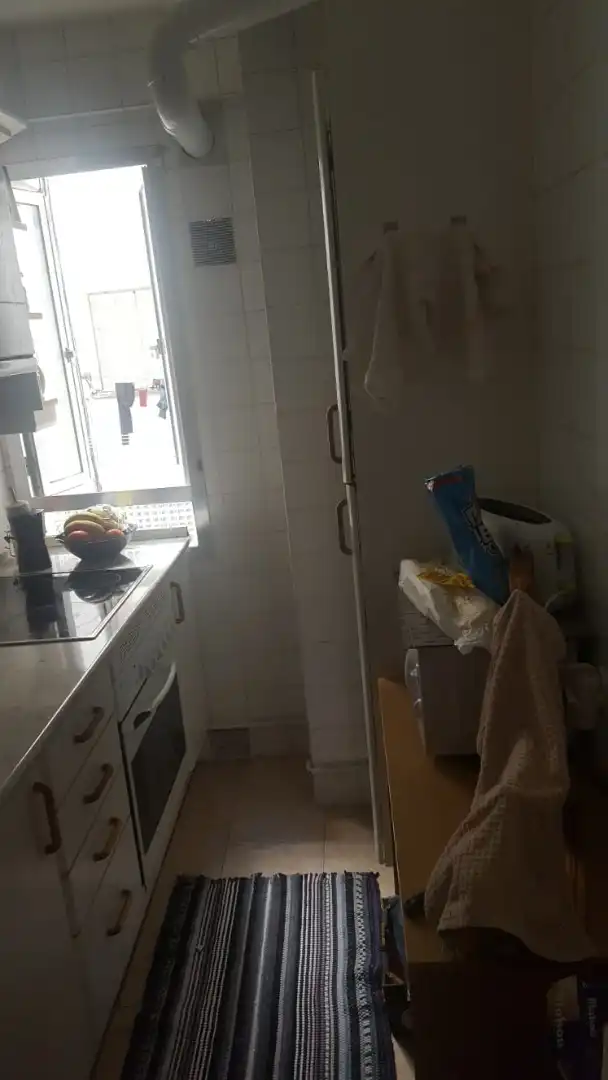 Pis de lloguer a Calle de las Islas Cíes, 25, Peñagrande Cuina de Pis de lloguer en Madrid amb Aire condicionat, Calefacció i Parquet