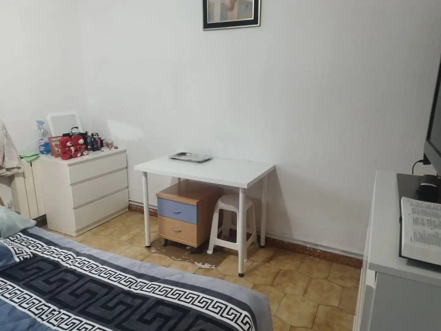 Pis en venda a Avenida de Pablo Neruda, 34, Portazgo Dormitori de Pis en venda en Madrid amb Calefacció, Terrassa i Moblat