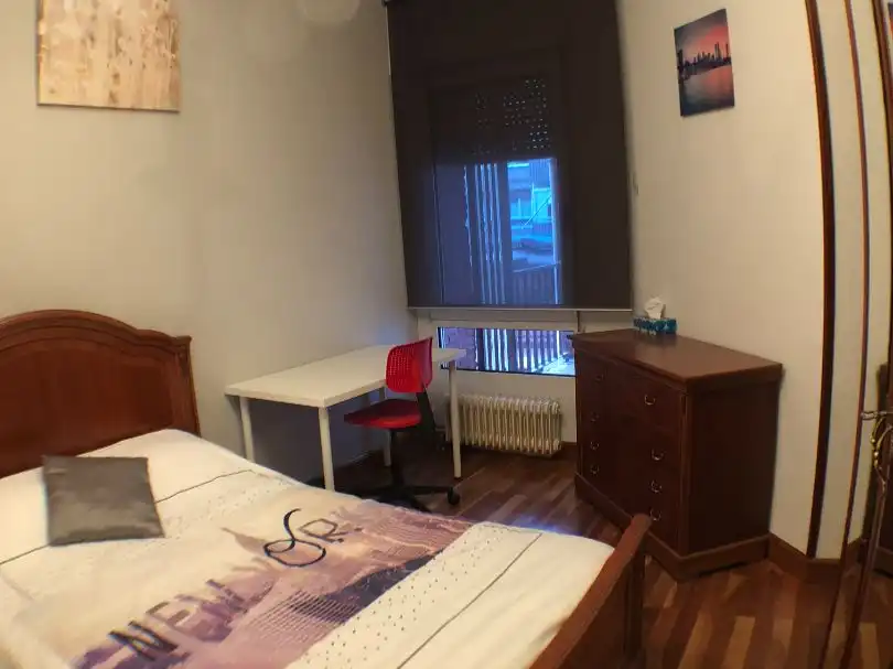 Habitación de Piso de alquiler en Bilbao  con Balcón