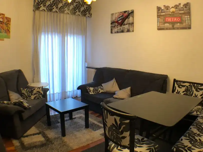 Sala de estar de Piso de alquiler en Bilbao  con Balcón
