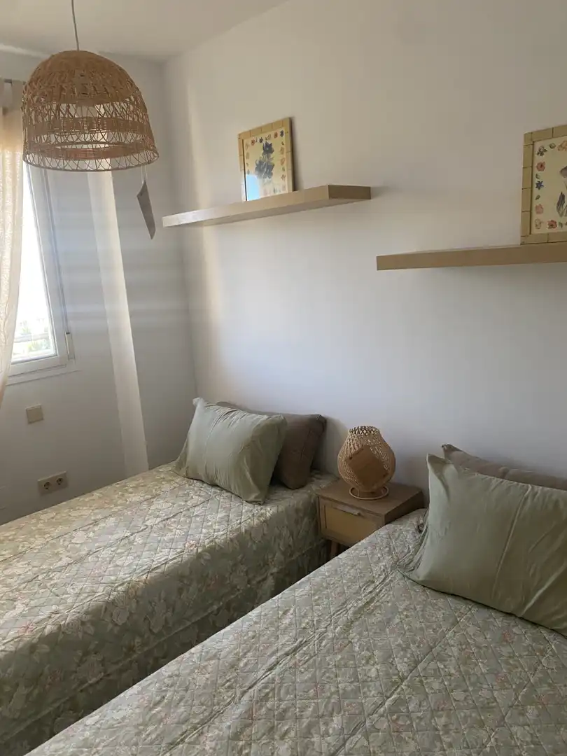 Piso de alquiler en Avenida Juan Carlos I, 100, Parque Central Habitación de Piso de alquiler en Estepona con Aire acondicionado, Calefacción y Jardín privado