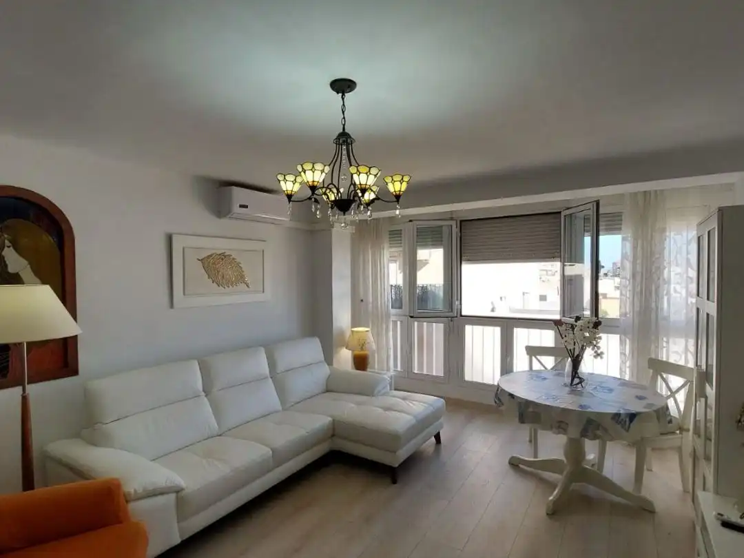 Sala de estar de Piso de alquiler en Almería con Aire acondicionado, Parquet y Amueblado