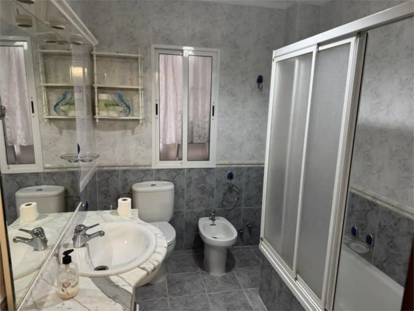 Bathroom of Flat for rent in Aguilar de la Frontera