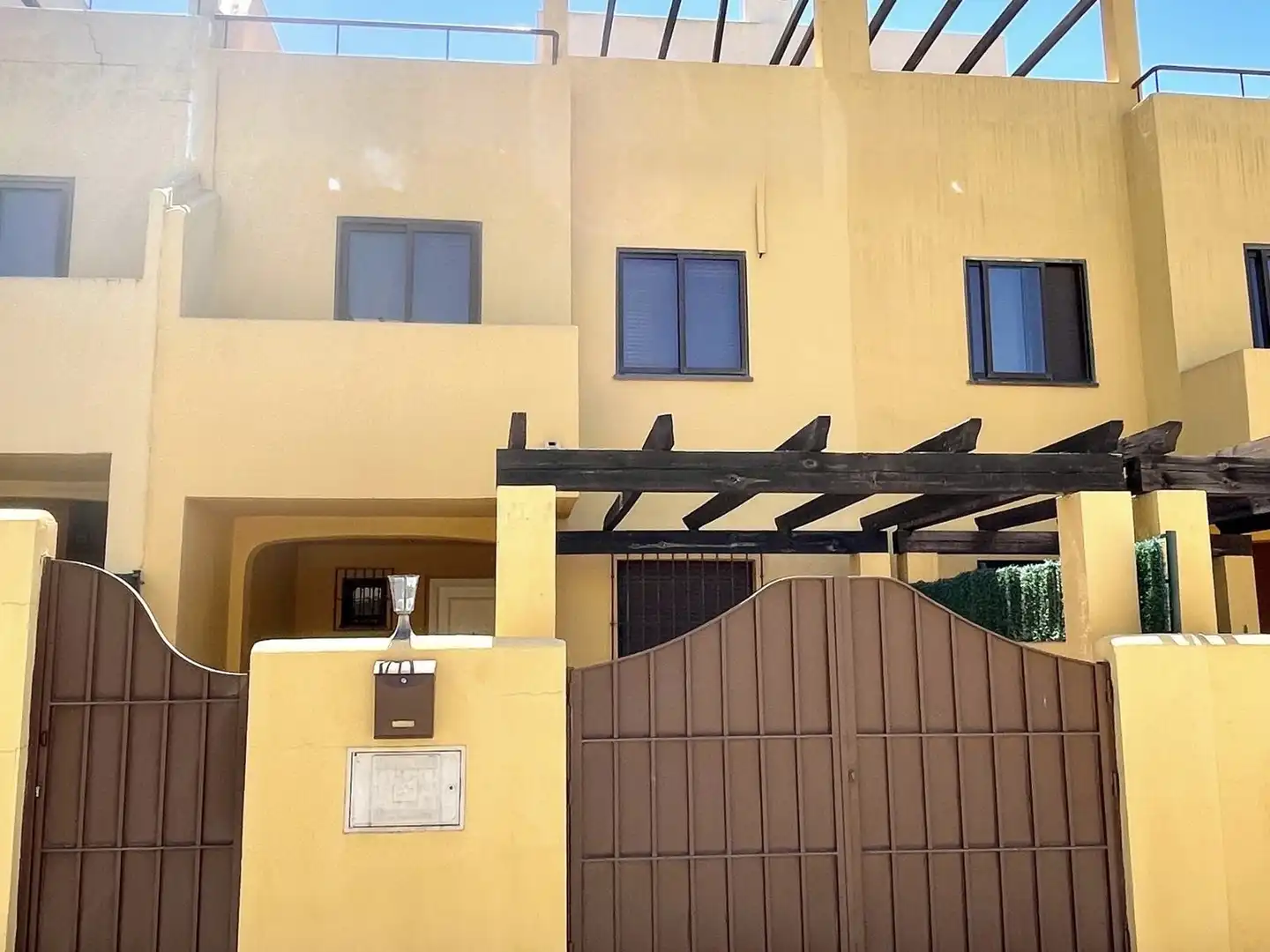 Casa adosada en venda a Misioneras Concepcionistas, 1, La Reconquista - El Rosario Vista exterior de Casa adosada en venda en Algeciras amb Aire condicionat, Calefacció i Jardí privat