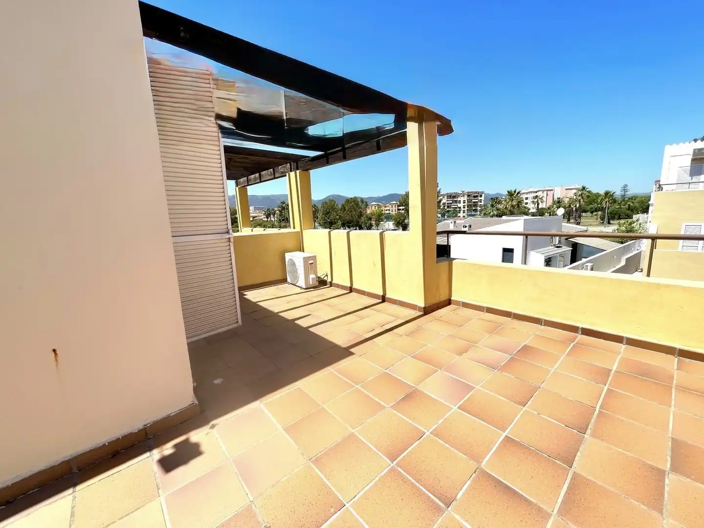Casa adosada en venda a Misioneras Concepcionistas, 1, La Reconquista - El Rosario Terrassa de Casa adosada en venda en Algeciras amb Aire condicionat, Calefacció i Jardí privat