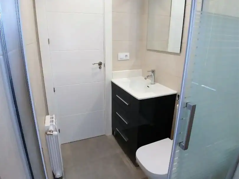 Flat for rent in Calle Edison, 25, San Bernardo Bathroom of Flat for rent in Salamanca with Heating, Parquet flooring and Terrace