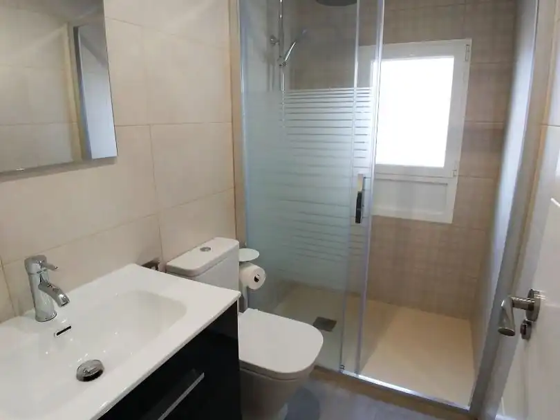 Flat for rent in Calle Edison, 25, San Bernardo Bathroom of Flat for rent in Salamanca with Heating, Parquet flooring and Terrace