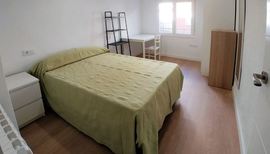 Flat for rent in Calle Edison, 25, San Bernardo, Salamanca Capital - image 1 Photo 1 of Flat for rent in Calle Edison, 25, San Bernardo, Salamanca Capital