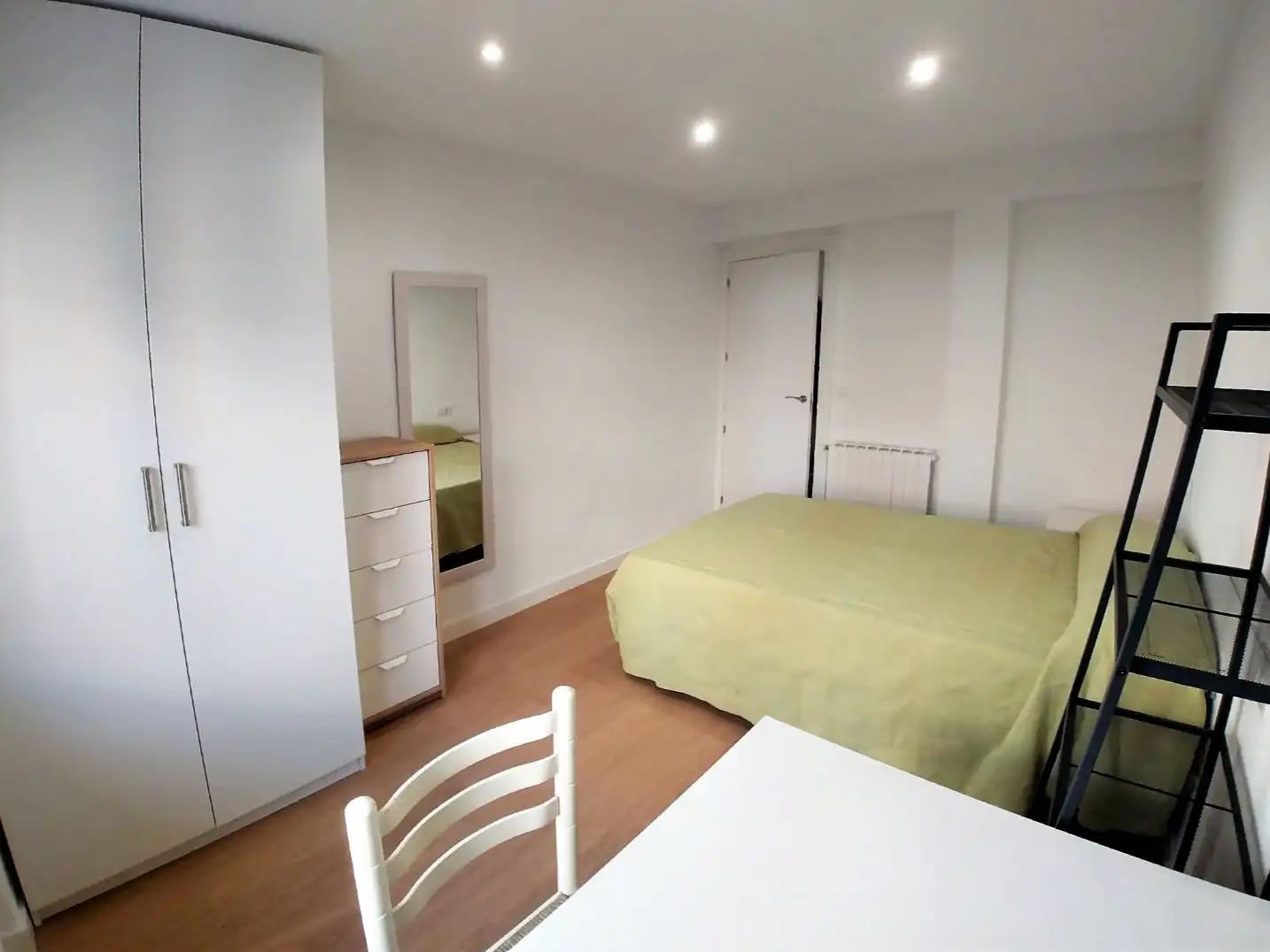 Flat for rent in Calle Edison, 25, San Bernardo Bedroom of Flat for rent in Salamanca with Heating, Parquet flooring and Terrace