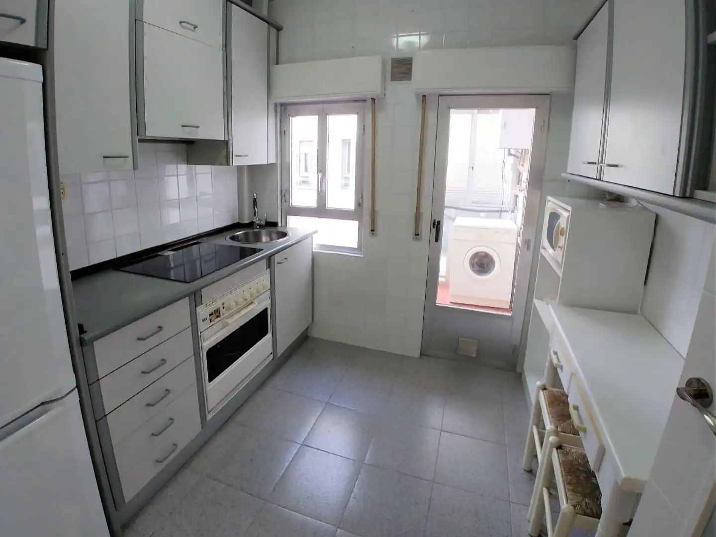 Flat for rent in Calle Edison, 25, San Bernardo Kitchen of Flat for rent in Salamanca with Heating, Parquet flooring and Terrace