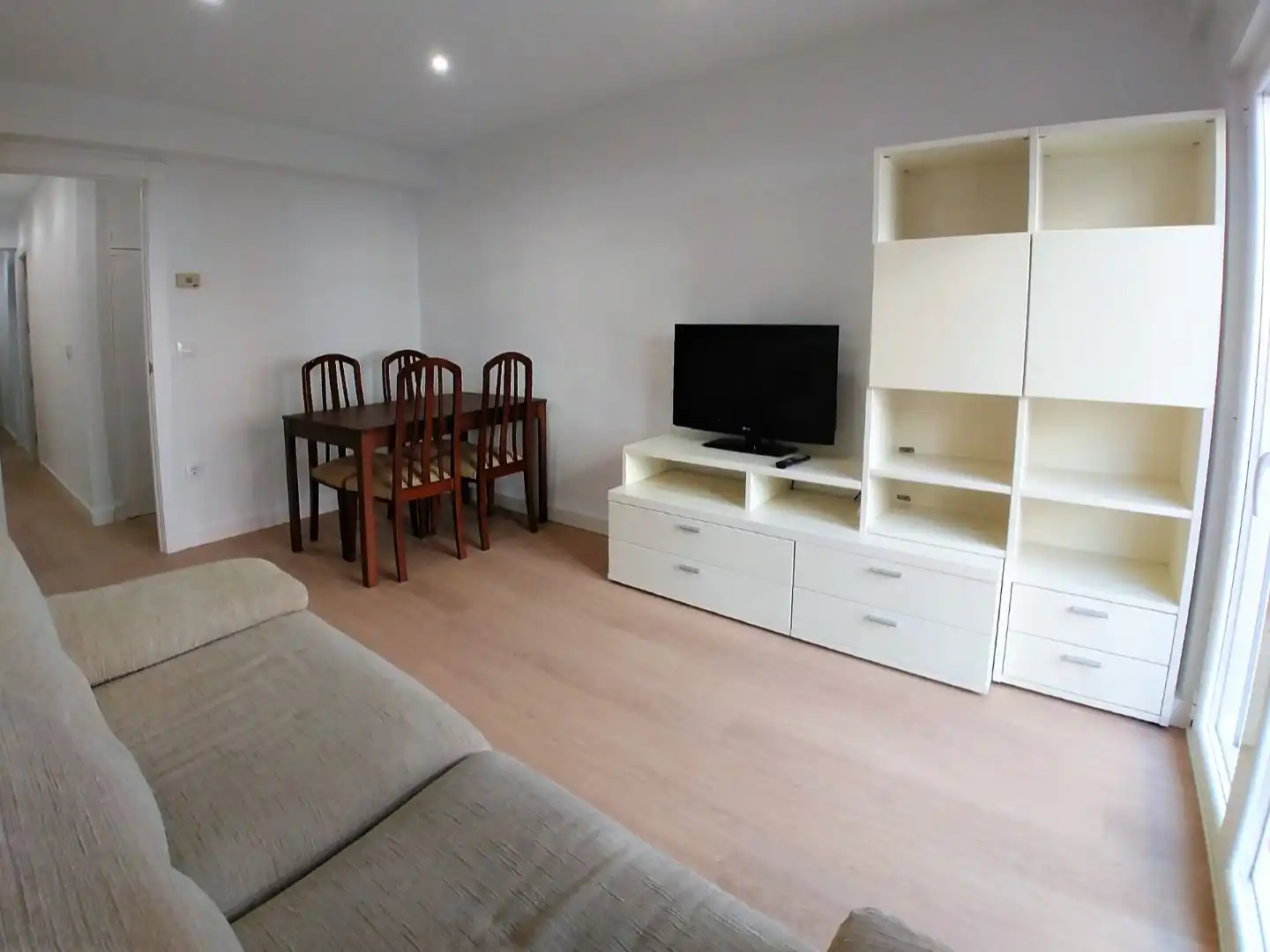 Flat for rent in Calle Edison, 25, San Bernardo Living room of Flat for rent in Salamanca with Heating, Parquet flooring and Terrace