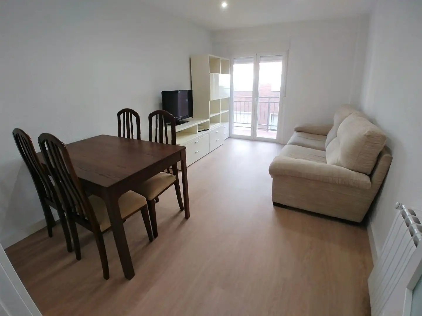 Flat for rent in Calle Edison, 25, San Bernardo Living room of Flat for rent in Salamanca with Heating, Parquet flooring and Terrace
