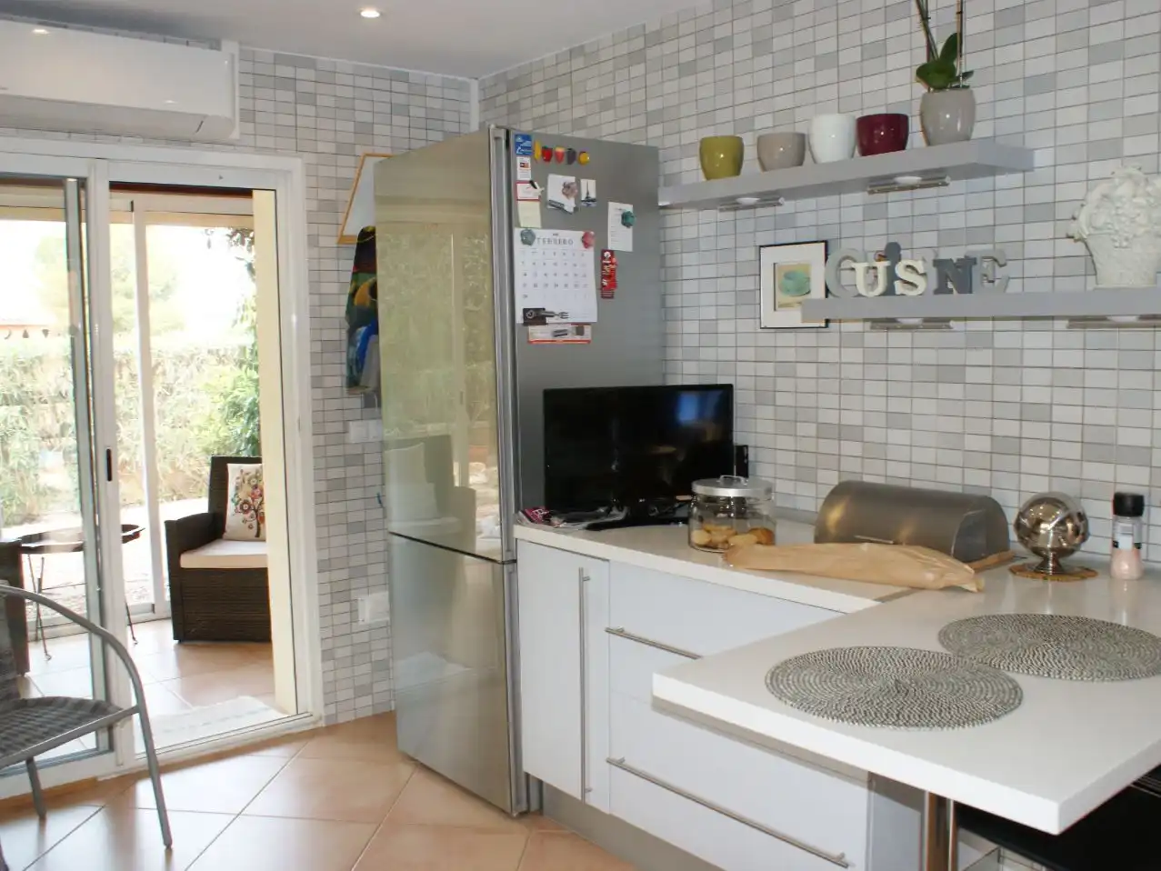Piso en venta en Busot Cocina de Piso en venta en Busot con Aire acondicionado, Calefacción y Jardín privado