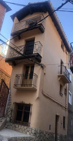 Casa adosada en Alquiler en Calle Blanco, 2 en Ademuz