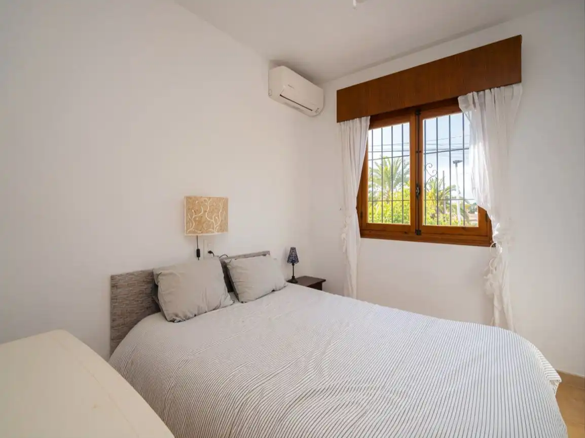 Flat for sale in Carrer Tucà, 1, L'Albir Bedroom of Flat for sale in L'Alfàs del Pi with Air Conditioner, Private garden and Parquet flooring