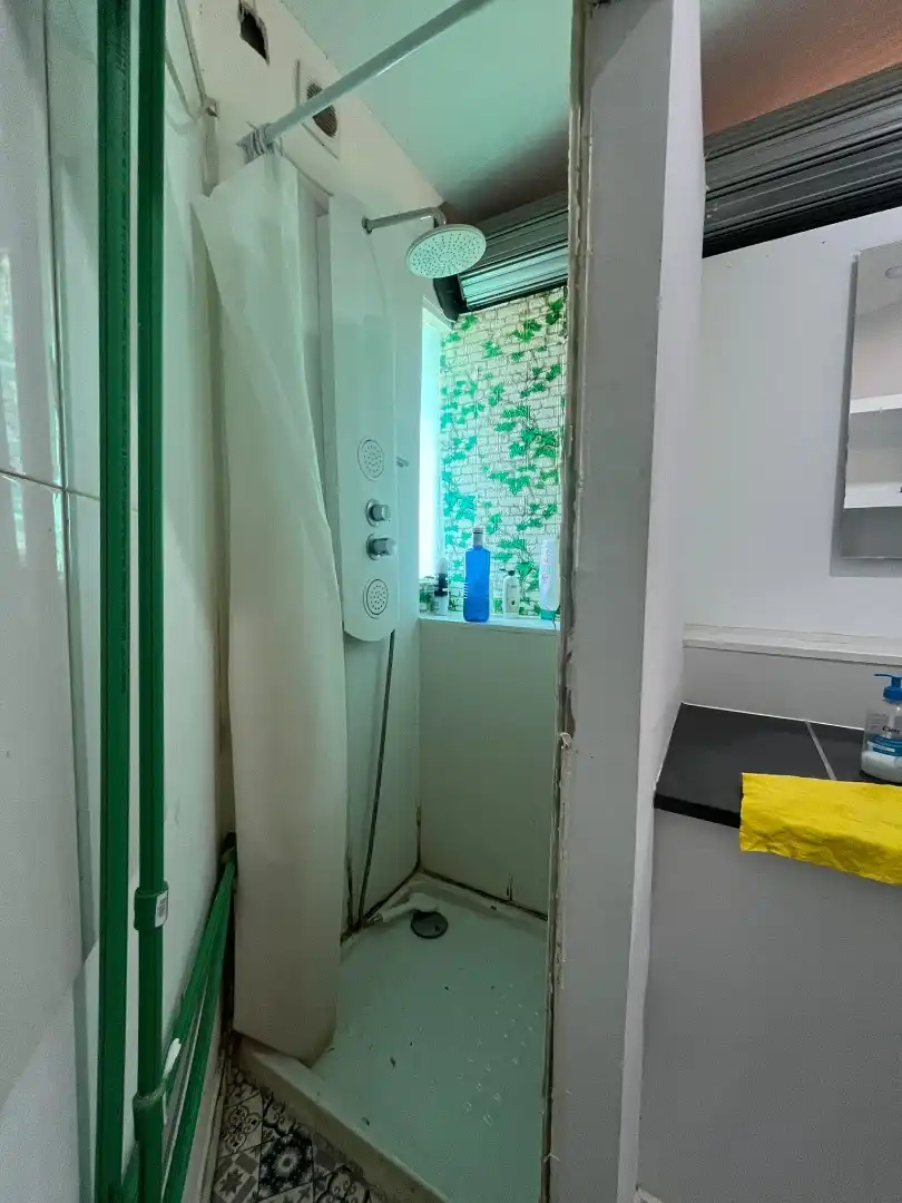 Estudio de alquiler en Avenida de Europa, 91, Málaga Capital Baño de Estudio de alquiler en Málaga Capital con Terraza y Balcón