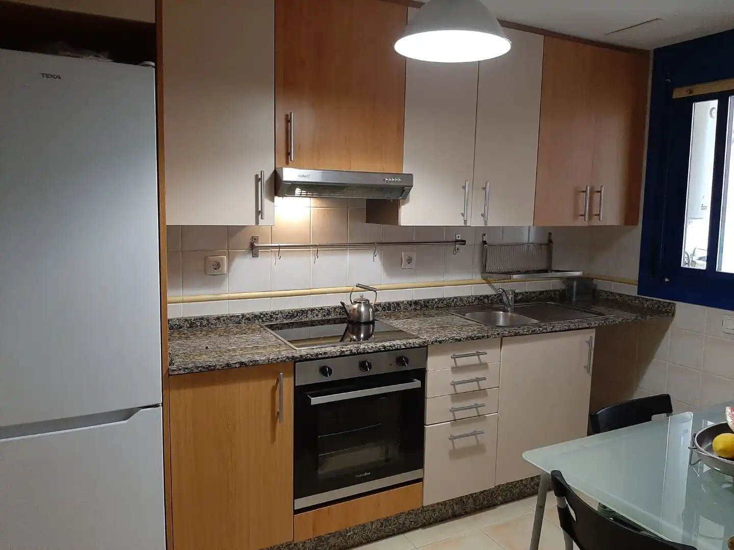 Pis de lloguer a Rúa Valle-Inclán, San Pedro da Ramallosa Cuina de Pis de lloguer en Nigrán amb Calefacció, Parquet i Moblat