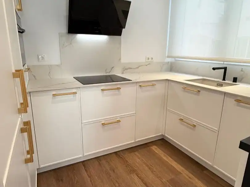 Flat for sale in Calle Horacio Lengo, 17, La Unión - Cruz de Humilladero - Los Tilos Kitchen of Flat for sale in Málaga Capital with Air Conditioner