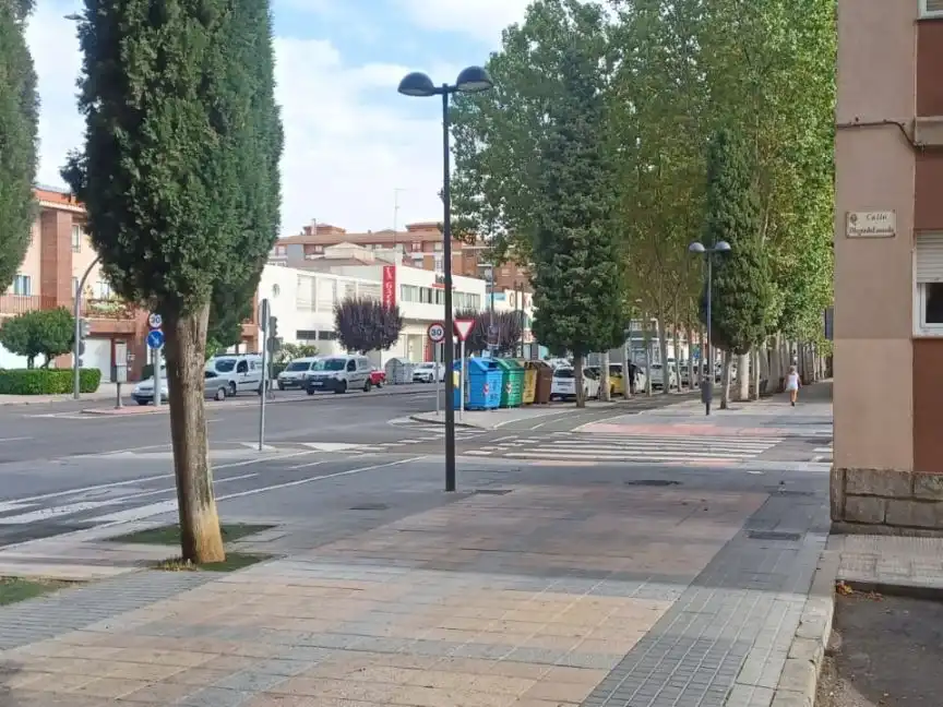 Vista exterior de Pis de lloguer en Salamanca Capital amb Balcó
